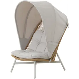 Loungestol med puter og kalesje