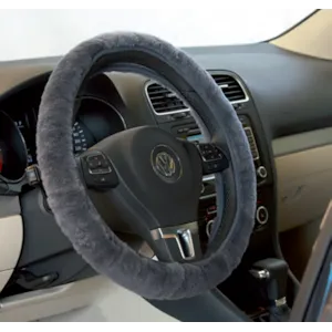 Rattrekk i svart pels