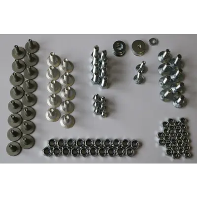 Skruer til tilhengerbunn