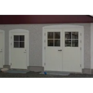 Utvendig fjøsdør 1-fløyet sporfrest