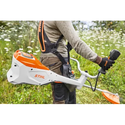 Batteridrevet gresstrimmer/ryddesag FSA 135, bilde 2