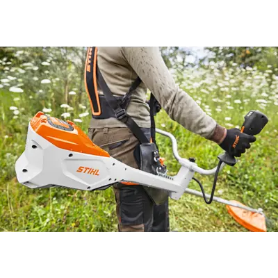 Batteridrevet gresstrimmer/ryddesag FSA 135, bilde 2