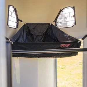 Høynett trekantmodell svart