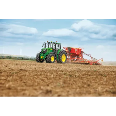 Traktor 6M180 208 hk