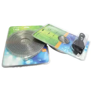 Lyslenke rull varm hvit farge med støpsel 5 m