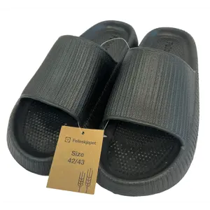 Slippers svart