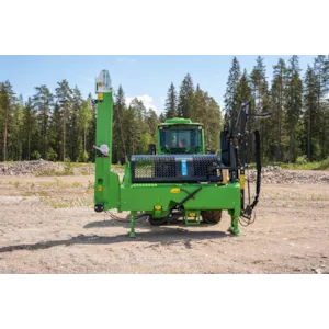 Vedmaskin med transportbånd