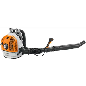 Bensindrevet ryggbåren løvblåser BR 600