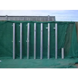 Stolpe med hull for beitegrind